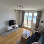Mia - Two-bedroom With Balcony And Sea View