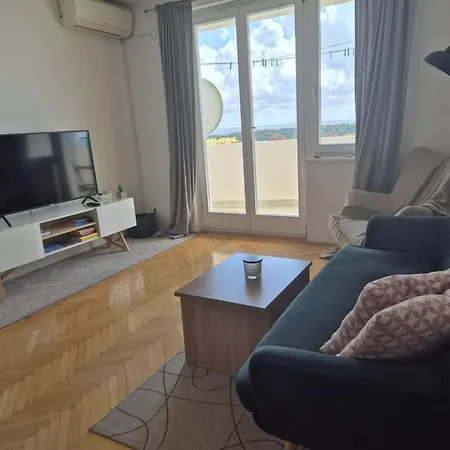 Mia - Two-bedroom With Balcony And Sea View 아파트