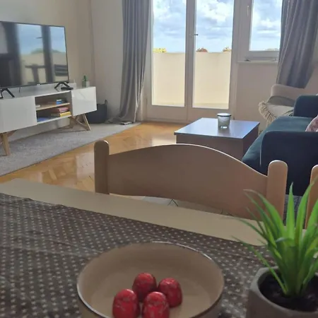 Apartment Mia - Two-bedroom With Balcony And Sea View *
