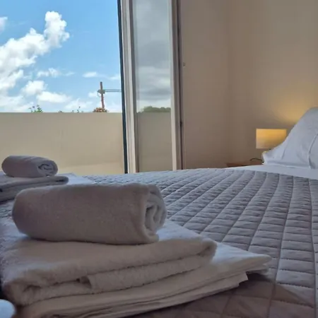 Mia - Two-bedroom With Balcony And Sea View