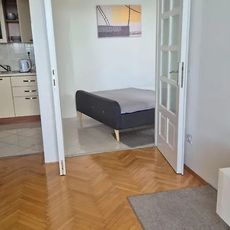 Mia - Two-bedroom With Balcony And Sea View Apartment