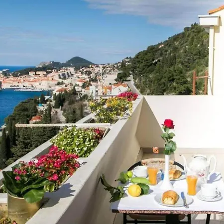 Apartment Mia - Two-bedroom With Balcony And Sea View *
