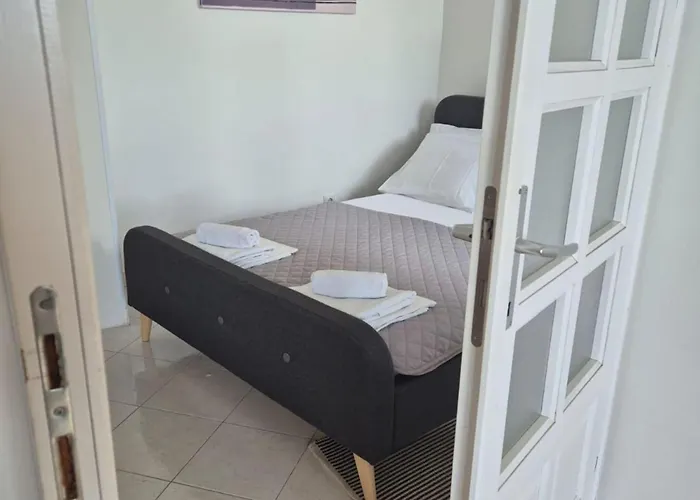 Mia - Two-bedroom With Balcony And Sea View Apartament Dubrownik