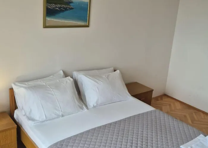 Mia - Two-bedroom With Balcony And Sea View Apartament *