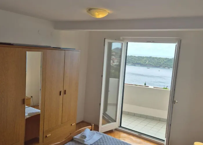 Mia - Two-bedroom With Balcony And Sea View *