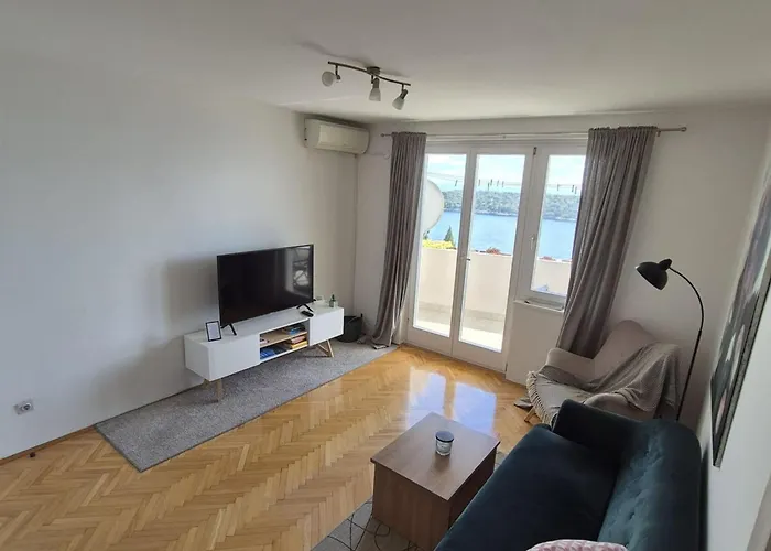 Mia - Two-bedroom With Balcony And Sea View