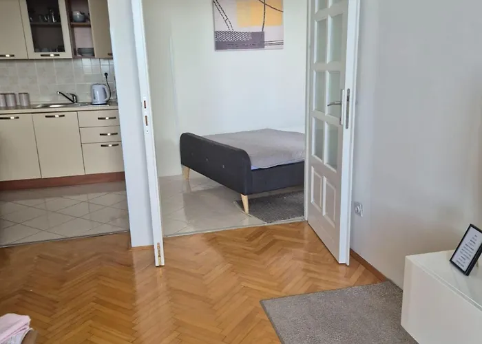 Mia - Two-bedroom With Balcony And Sea View Apartament