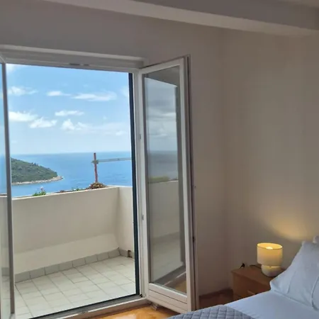 Mia - Two-bedroom With Balcony And Sea View
