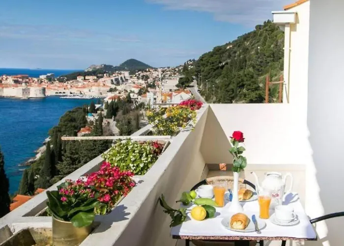 Apartment Mia - Two-bedroom With Balcony And Sea View *